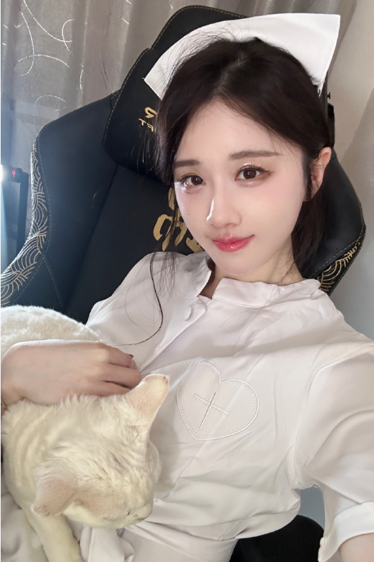 擦边起家“装正经”讲课?轩子巨2兔转型讲师,半夜偷偷在B站开播(图8)