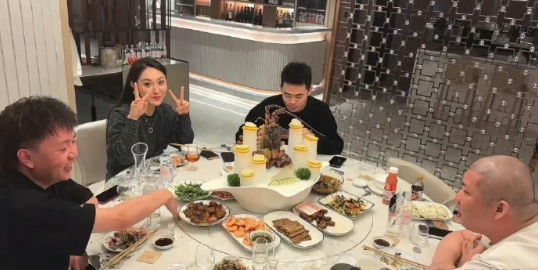 二驴天佑杭州聚会，可能似仙洋出来了！洋姐放歌1.1万人气回应没回来(图2)