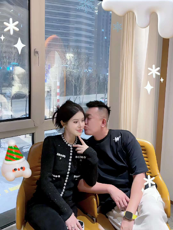 韩雅乐生日聚餐,沈美嘉即将生产,祸不单行,美女主播星妹妹家又失火!(图3)