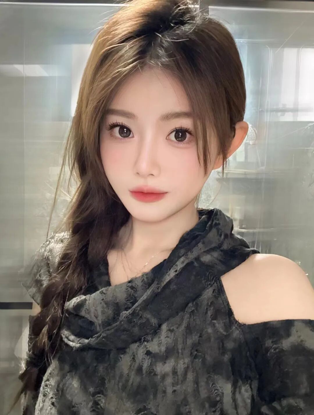 微凉不想直播了?给老板转8位数赎身,粉丝:挺哥可不差这点钱(图1)