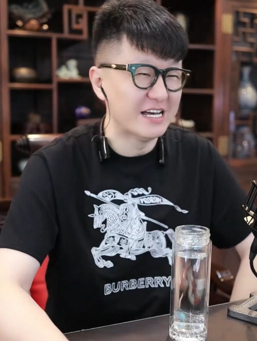 “稳baby”回归小洲发消息被骂“滚”，非常肉疼，​大佛新公司投资700万(图5)