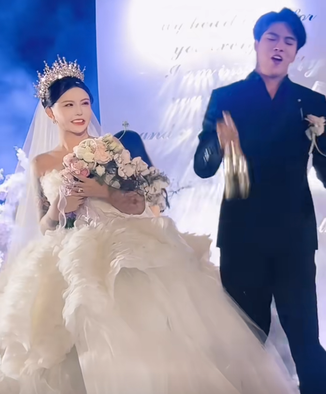 宋浩然兑现承诺买下婚房,韩安冉否认房子2000万,否认炒作买热搜(图1)