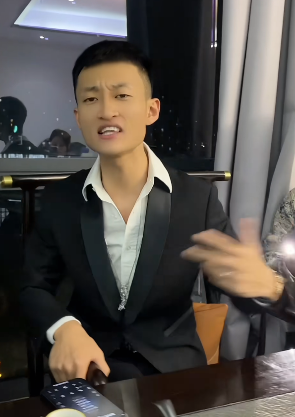 8次热搜都没给我弄“没”,祁天道直言命长,1个月不直播躺赚5万(图4)