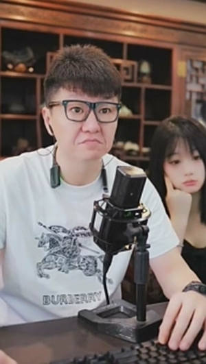 不会离开YY，浅蓝否认有兰博基尼？大佛买芮甜甜赔了700多万？(图4)