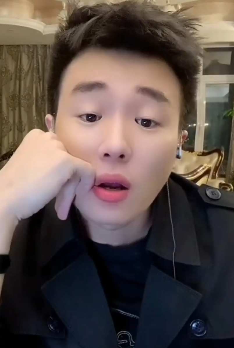 又一女网红被开封王婆赶下台,散打现金有2500w,天道月分10w心里平衡点(图3)