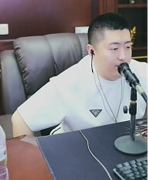 杰哥是华矩新老板？小洲：不可能！饭思思绝美cosplay美照曝光(图3)