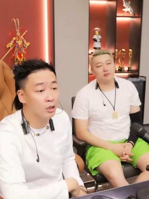 刘一手谈IR双子星,海川哥绝对是好大哥,QJY减肥身材变好疯狂买时装!(图1)