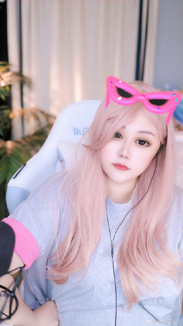 刘一手谈IR双子星,海川哥绝对是好大哥,QJY减肥身材变好疯狂买时装!(图5)