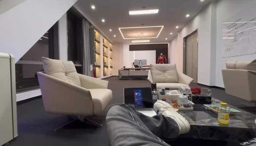 芮甜甜晒截图爆徐梦尧的瓜？阿哲发视频，首次爆光新办公室内景(图5)