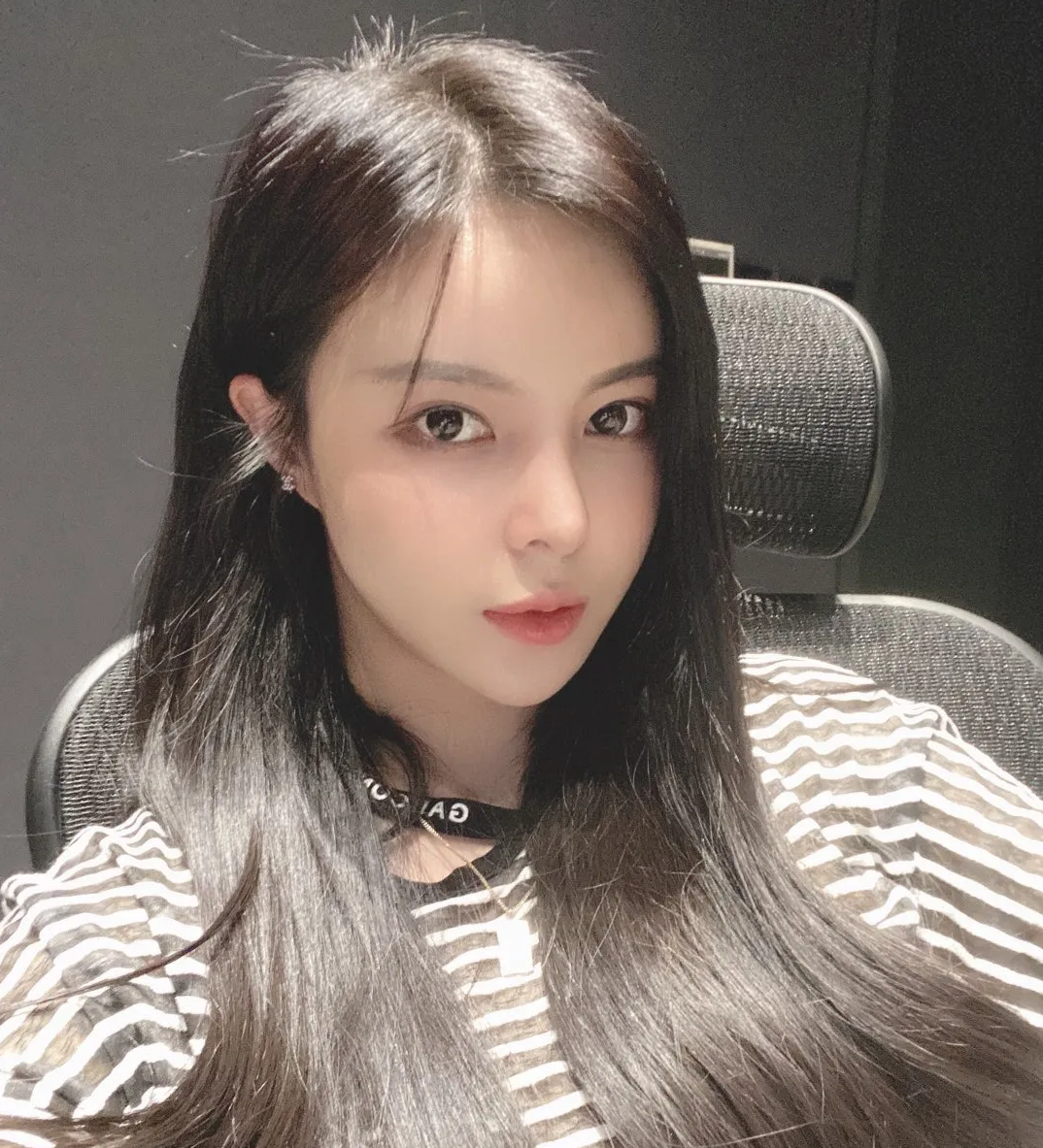 网红脸被质疑整容,苏恩回怼“厌男症”严重,发照片不是为取悦你(图2)