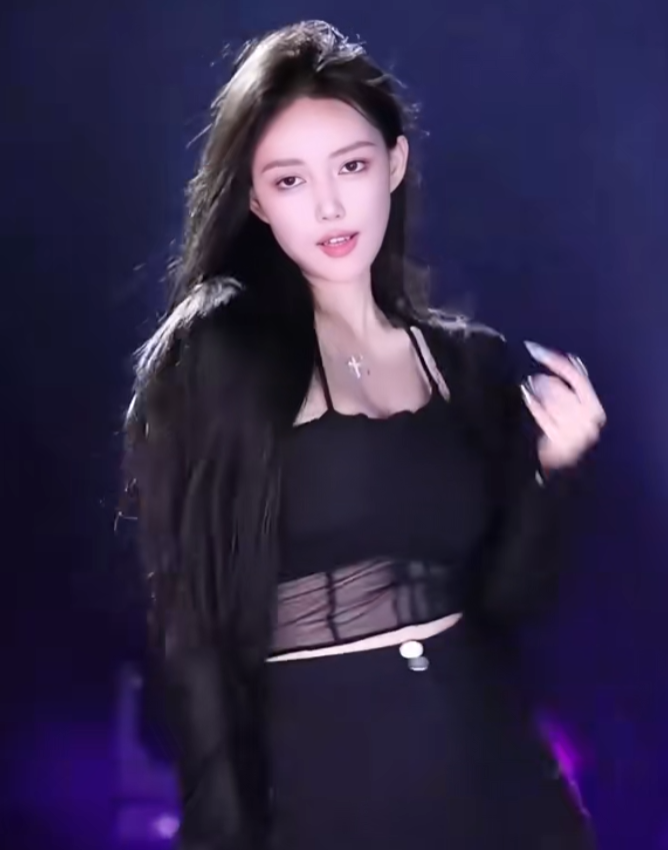 总是被封禁是因为“有货”,王雨檬跳槽转型失败,女团没了不搞了(图1)