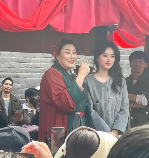 王婆说媒爆红网络,沈曼想去担心被说蹭流量,自曝30岁还单身原因(图1)