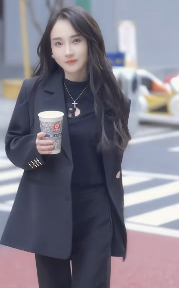 王婆说媒爆红网络,沈曼想去担心被说蹭流量,自曝30岁还单身原因(图5)