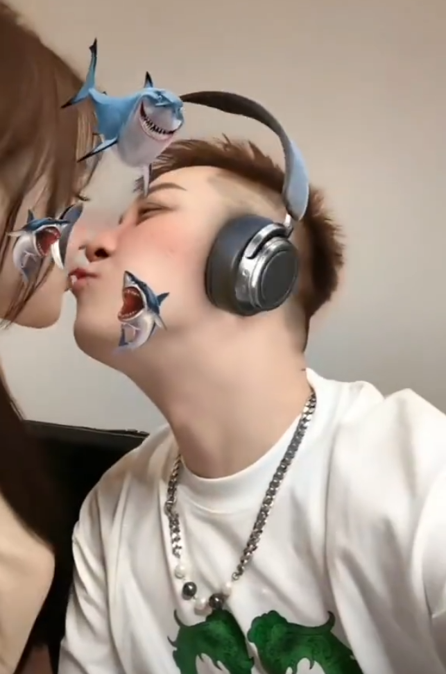 王小国官宣178新女友,散打哥喊话祁天道:24个月不分成必翻脸(图2)