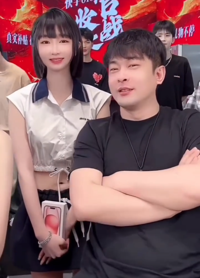 刘刘解释不想抱着儿子做热度！辛巴回应不捧徐婕，她做的不够(图3)