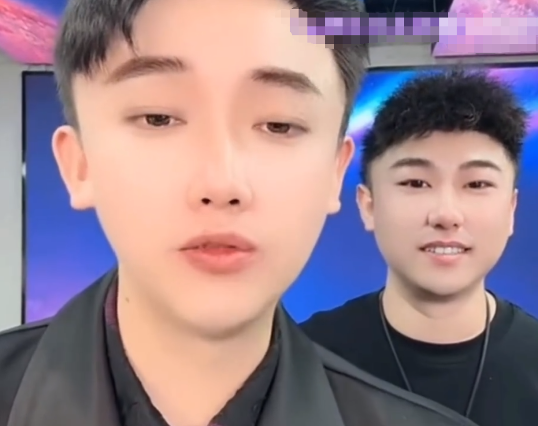 四川可乐吐槽某主播不尊重女性！小胖回应二驴坑人3000万不实(图1)