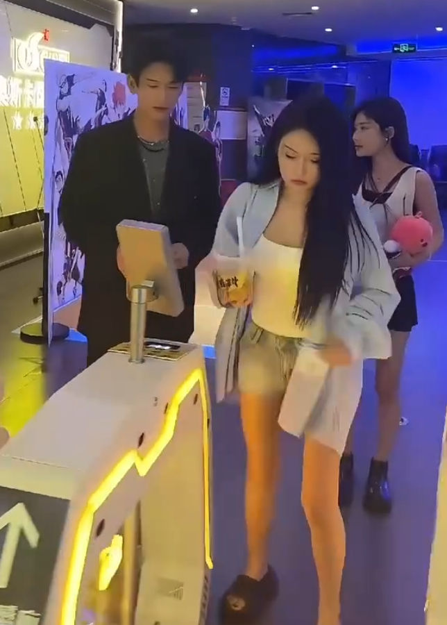 祁天道散打和平解约,恢复自由身!网友曝出王杉杉和杜明远谈恋爱了(图4)