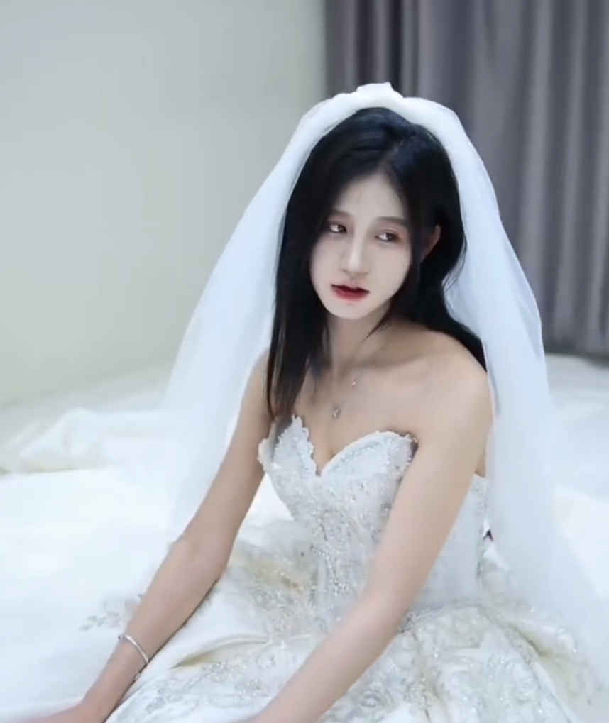 小炸串做完鼻子拆线,网友吐槽太丑了!宇文泡内涵某主播假想敌!(图1)