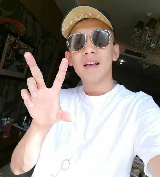 天佑重申自己的“身份”，开直播只是为了聊天，催急了就注销账号(图1)