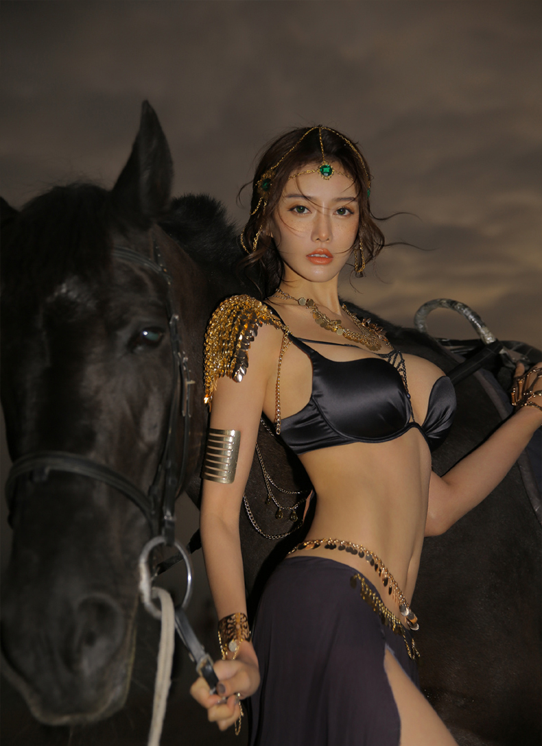 YY人气美女主播芮甜甜性感生活写真照片