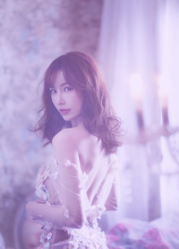 China女主播露娜制服诱惑大尺度写真照片集！第7张