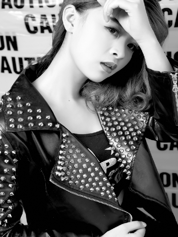 yy俏皮与大胸相结合—美女主播灵儿美照来袭！第5张