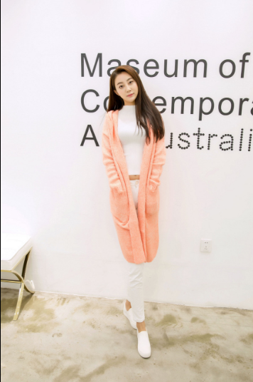 YY超颜值美女主播：朵朵写真照片第4张