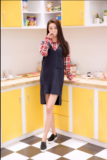 YY超颜值美女主播：朵朵写真照片第8张