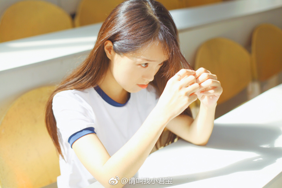 yy直播平台大衣哥徒弟小君宝私房照第3张