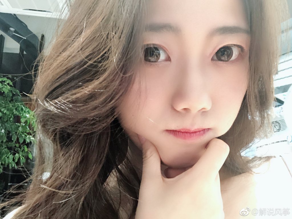 YY直播解说风筝、绝地求生女解说风筝写真图集第3张