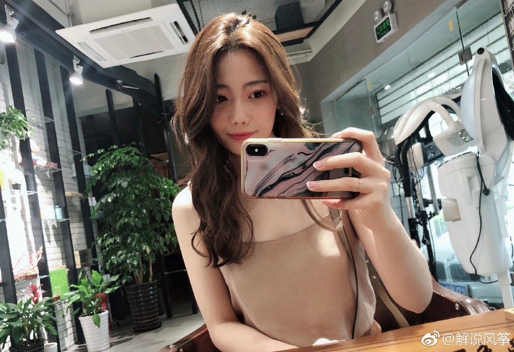 YY直播解说风筝、绝地求生女解说风筝写真图集第4张