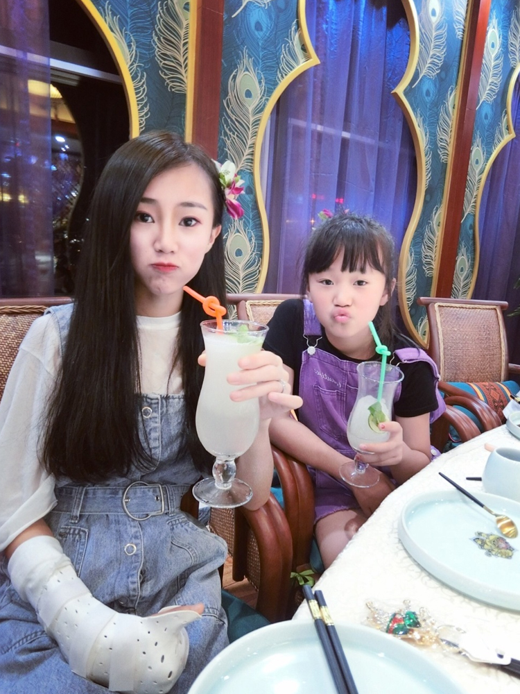 快手红人谢宝悦高清生活照片！第7张