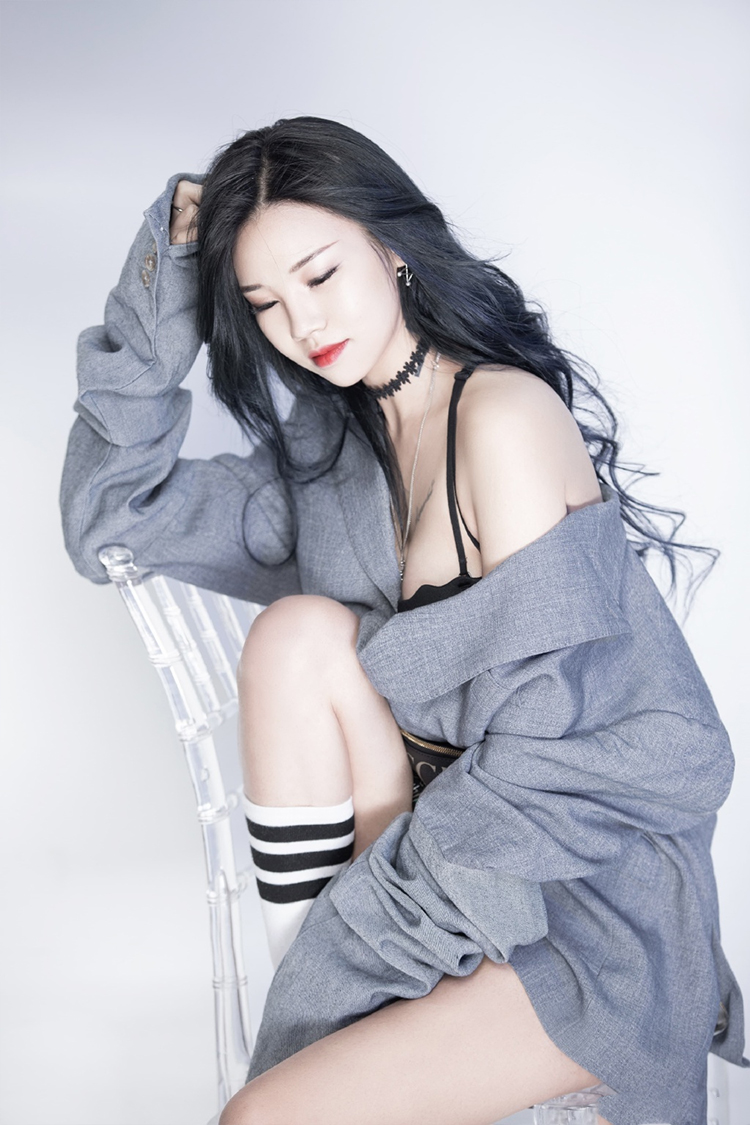 快手红人兮妹儿性感写真照片合集第3张