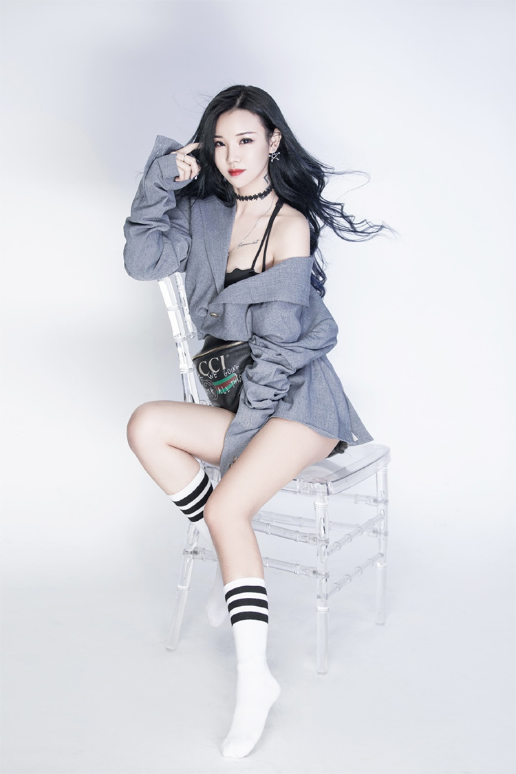 快手红人兮妹儿性感写真照片合集第8张