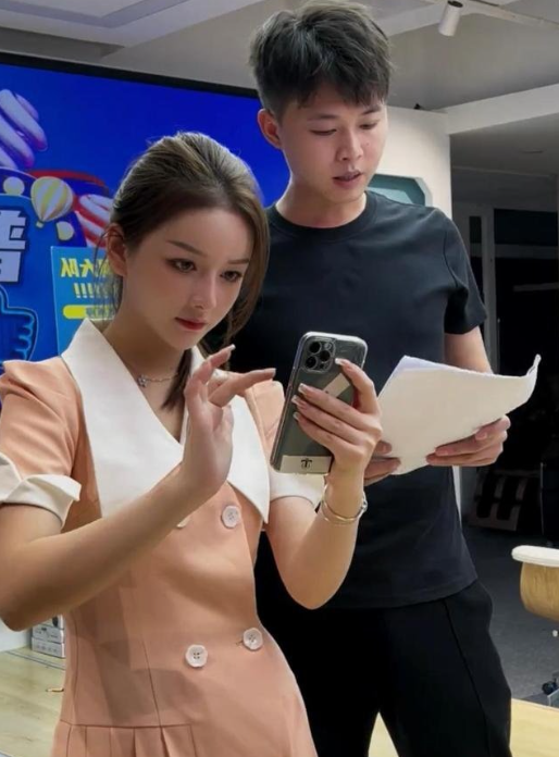 女方已怀孕，许华升婷婷不停正式官宣！天佑吐槽被李四拿马场架上了(图1)