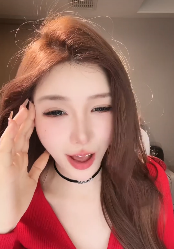 约女主播喝酒要价5K？500一杯能喝100杯，直言女模上班都有3K呢(图2)