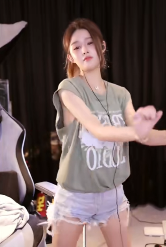 女主播公布奔现标准，得是“高富帅”的大哥，自曝收入不如在斗鱼(图6)