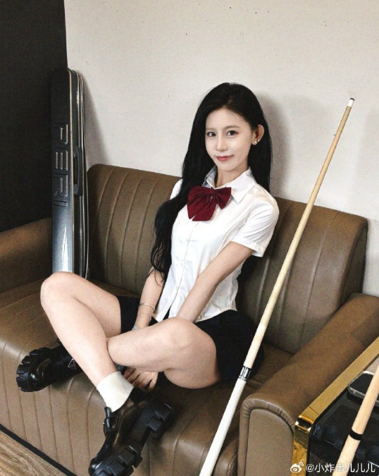 小炸串解释自残并非因花百万？被提醒低俗，顾茜茜吐槽要卸载KS(图2)