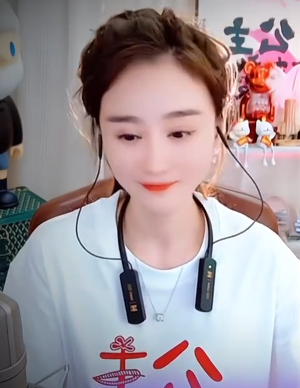 “宇文泡”出现在李四接机名单中，沈曼告诫824千万不能跟青蛙反目(图4)