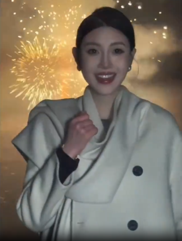 驴家桐桐老公一只手出镜，年纪应该不大！薛小婉回应何时生孩子？(图2)