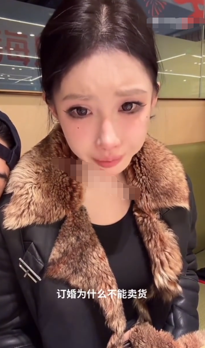 驴家桐桐老公一只手出镜，年纪应该不大！薛小婉回应何时生孩子？(图4)