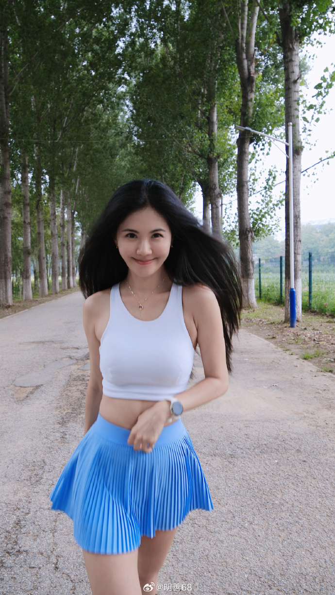 300万签约费小金娃愿意留在YY，晓夏分手欲出售yx公会，狗剩有意接手！(图1)