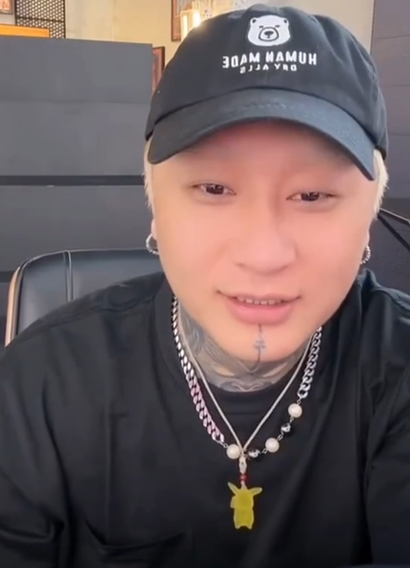 方丈解除限制高消费，喊话二子爷骡子别当老赖，思雨讲述被男友骗33万买车！(图1)