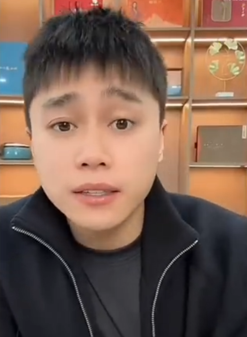 刘二狗认可天佑，高不踩低不舔，祁天道回来了？在女团直播间哭了(图1)