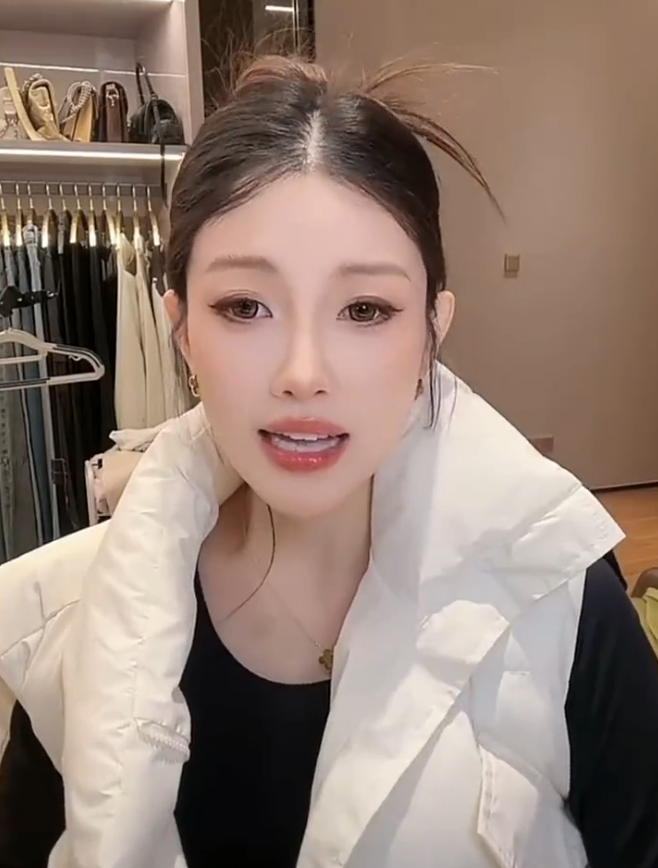 百万网红李嘉欣27页PPT事件，王小源最喜欢女主播：驴家班桐桐(图2)