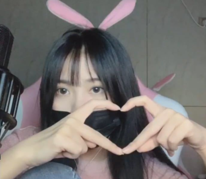 一条小团团“出来”了?本人现身粉丝群互动,还让粉丝保密勿传播(图3)