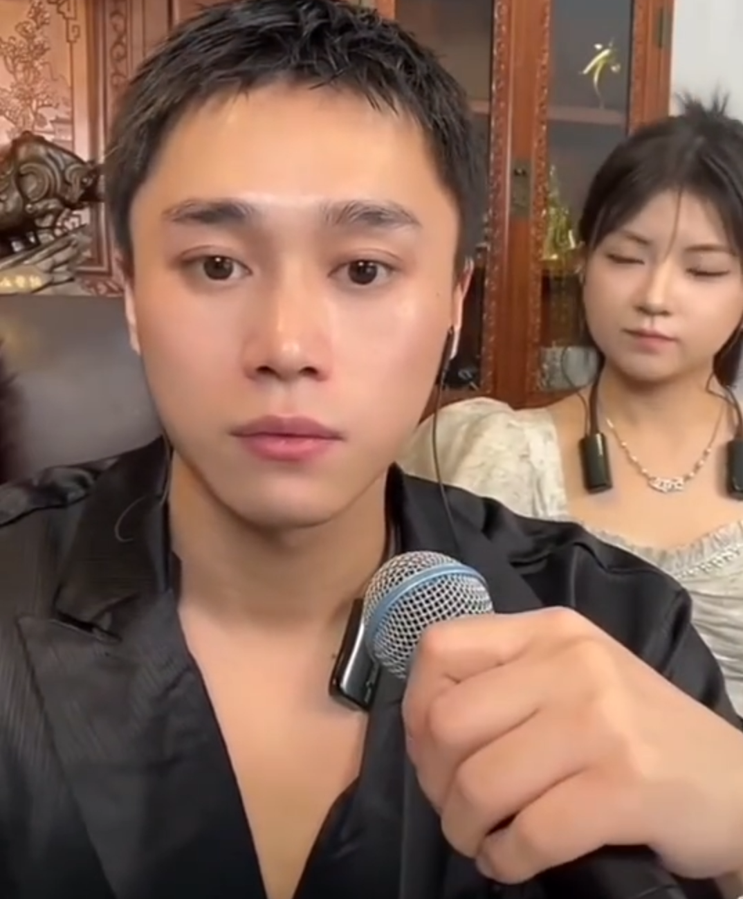 王剑专场前老板“艺人忠哥”，扬言有多人证据！刘二狗暑假涨粉500万？(图6)