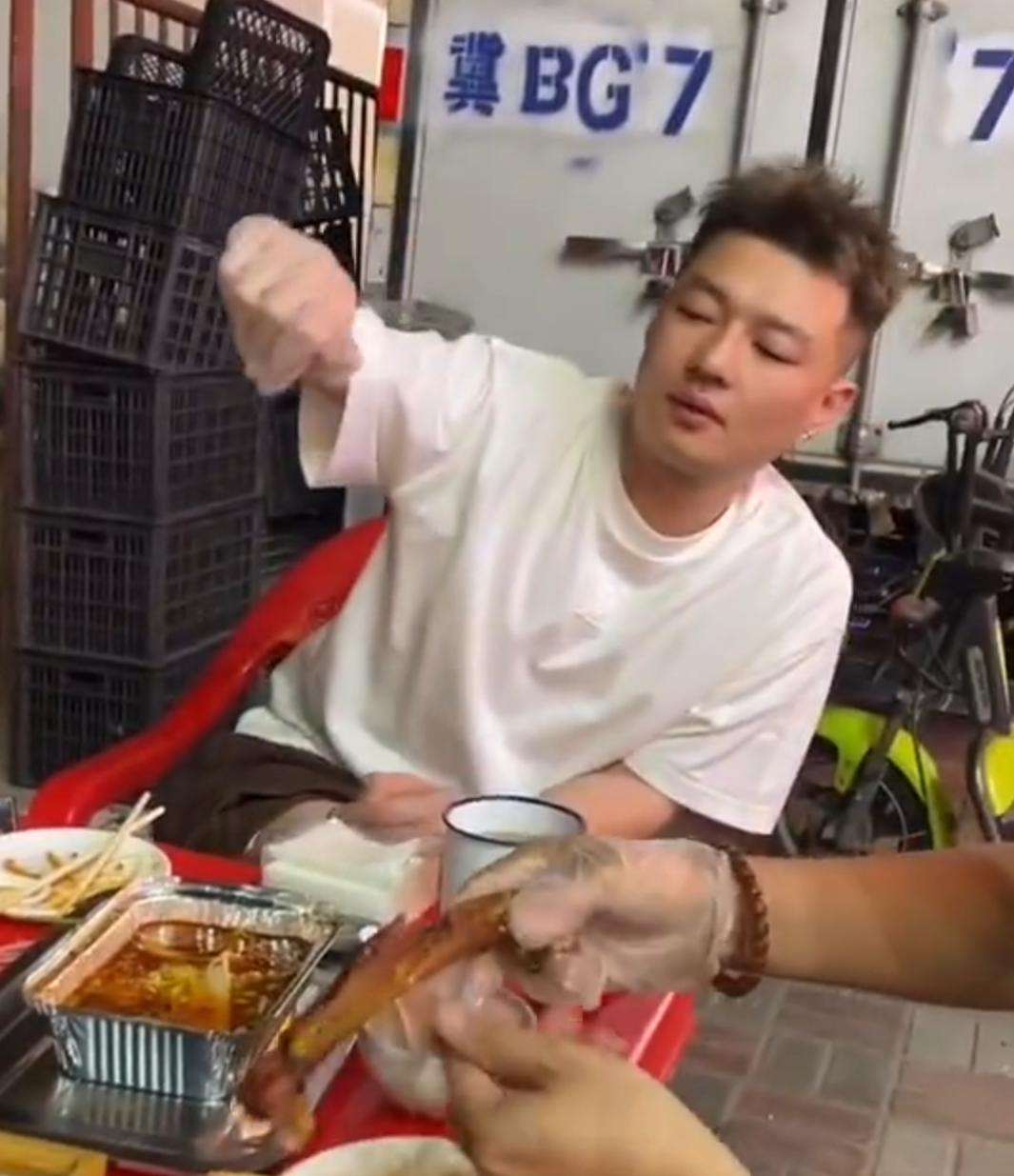 华星发声明点名“宇文泡“为不实言论,天佑感慨和二驴成为朋友是互相成就!(图4)