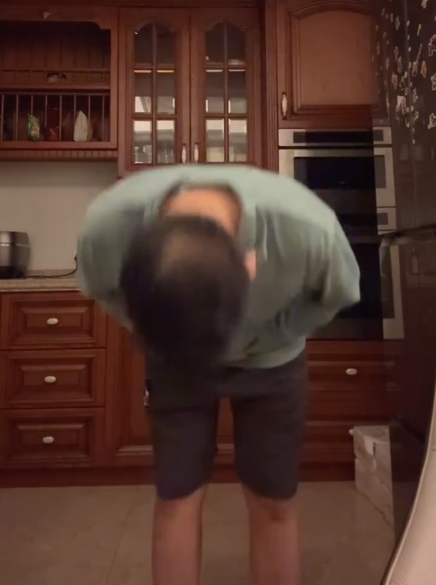 又给人“跪下”了,方丈吐槽铁岭小辉打过胜仗!白小白澄清已捐款,但不会说金额!(图3)