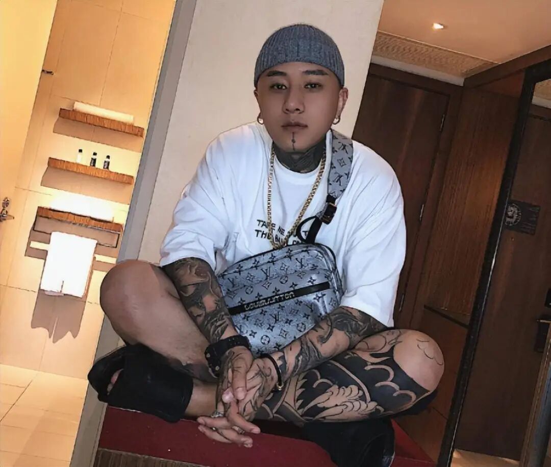 方丈透露与杜凤离婚是真的？太原老葛为方丈小号破200万粉丝(图1)